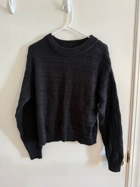 Universal Thread Black Textured Crewneck Sweater
